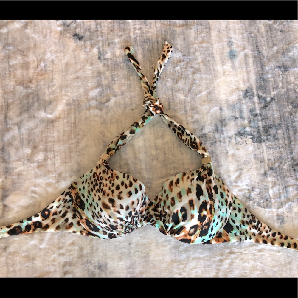 Victoria’s Secret Swim Top 32 D